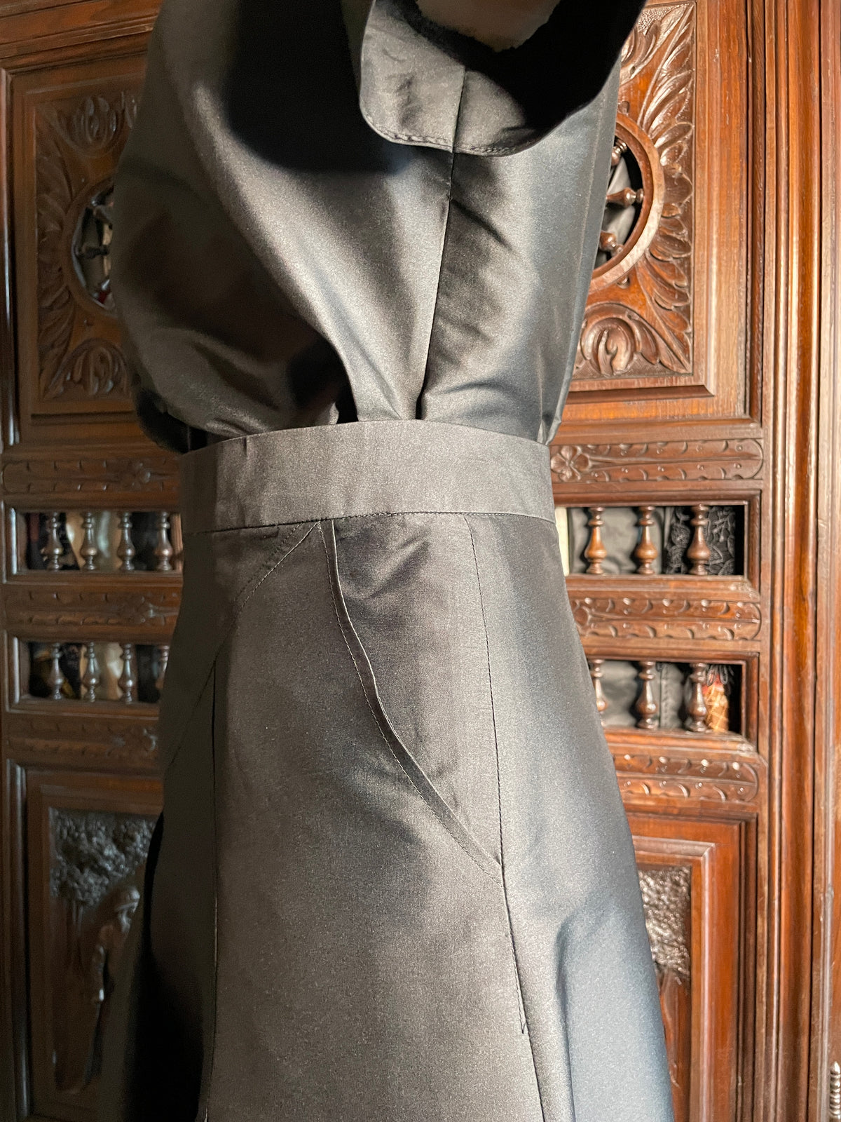 Christobal skirt in black satin