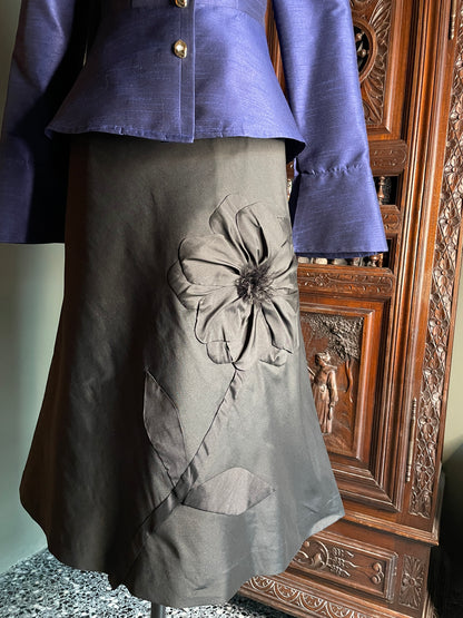 Madeleine skirt in black satin