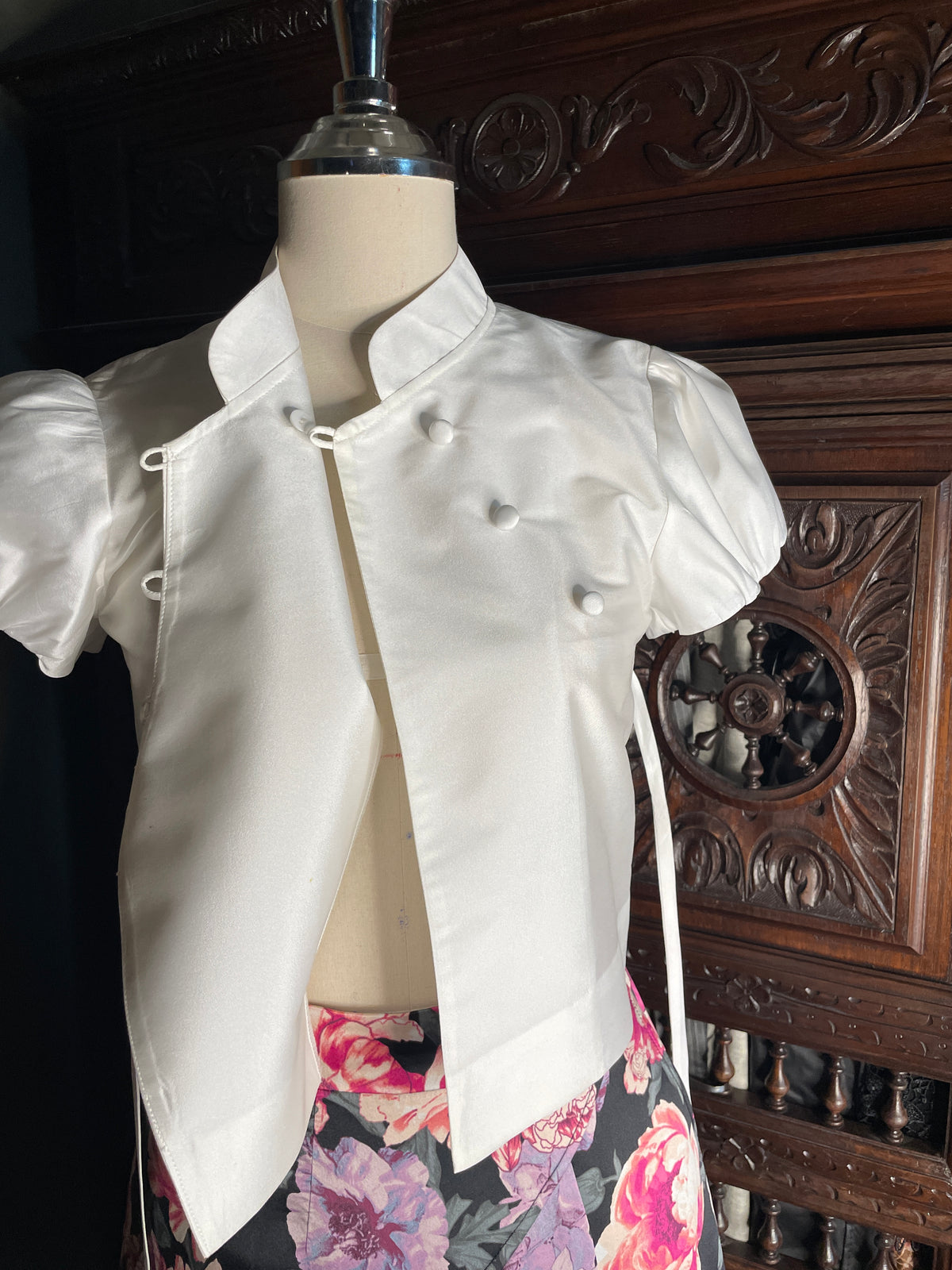 Madeleine shirt in ivory satin