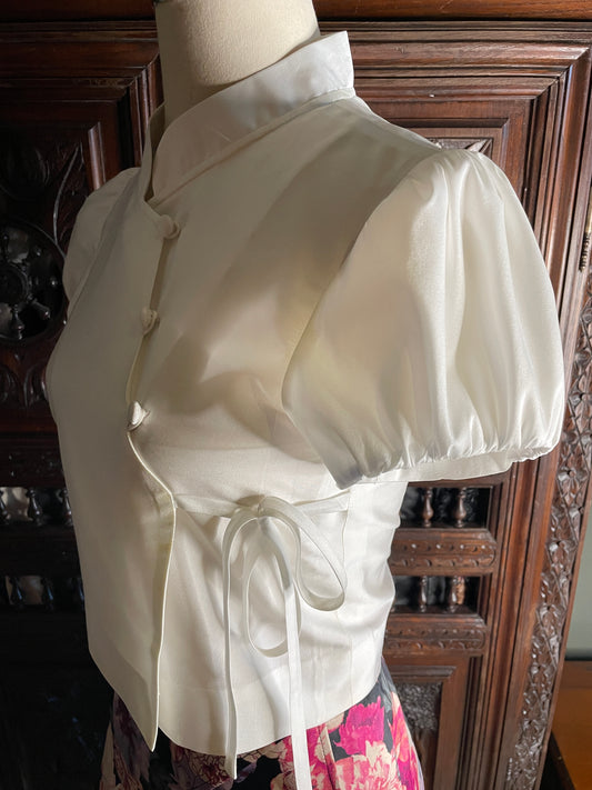 Madeleine shirt in ivory satin